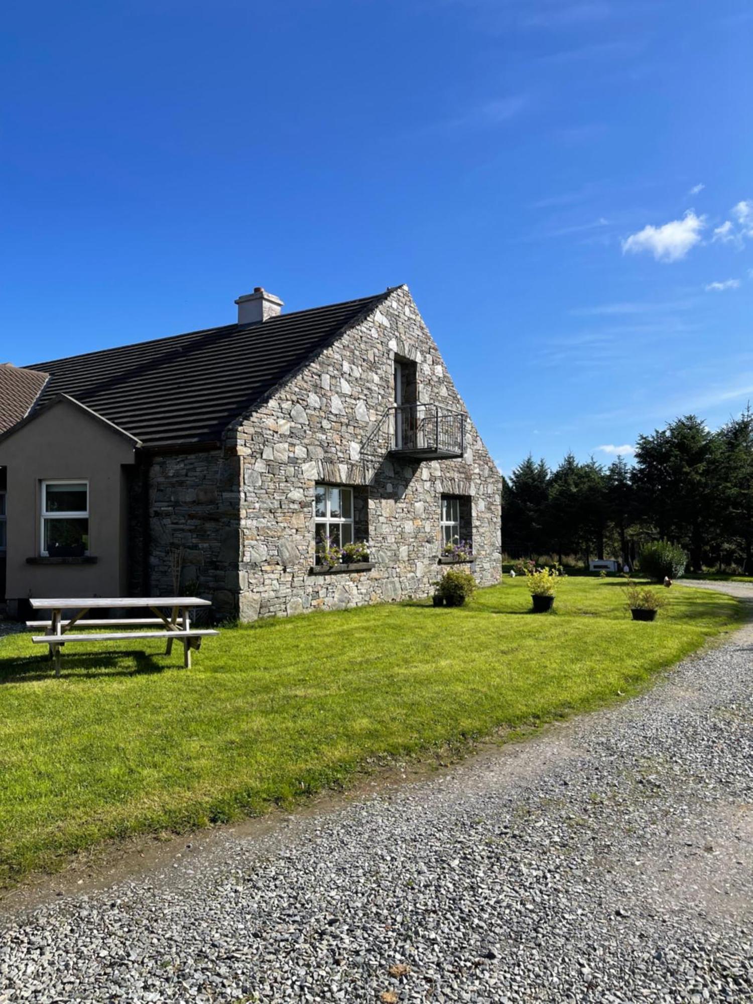 Shanakeever Farm - 2 Bedroom Apartment Clifden Eksteriør bilde